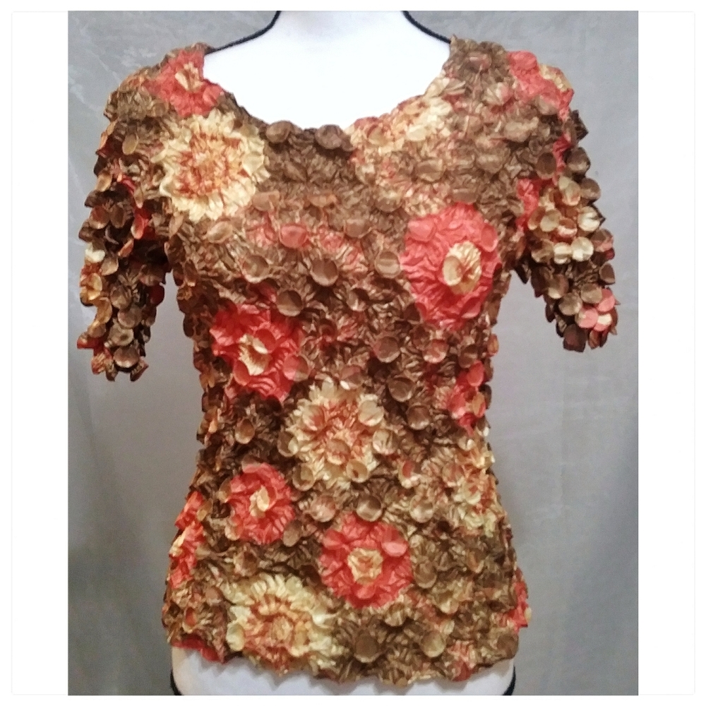 4/$20 90s Vintage Gold Floral Plisse Top